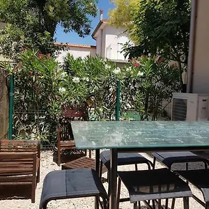 Rue Calme, Proche Centre , Orange (Vaucluse) France